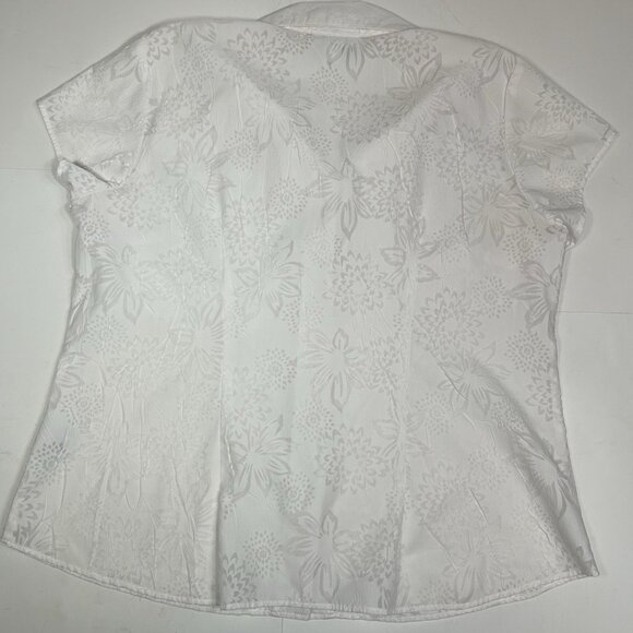 DRESSBARN Women White Button Up Shirt Textured Semi Sheer Cap Sleeve Floral 14 - Picture 6 of 6